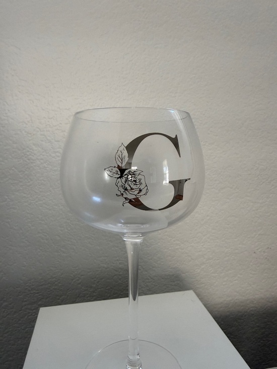 Monogrammed-G Wine Glass - Picture 2 of 7